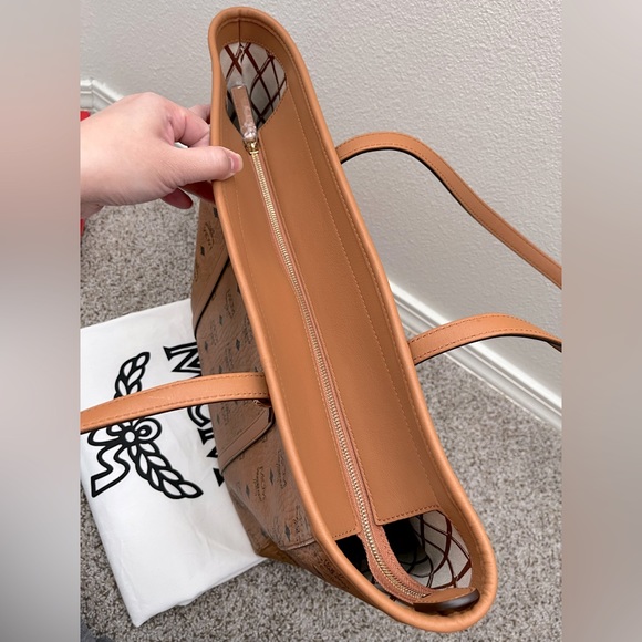 ❌SOLD❌NWT MCM Toni Visetos Coated Canvas Shopper Tote Bag - Picture 5 of 16